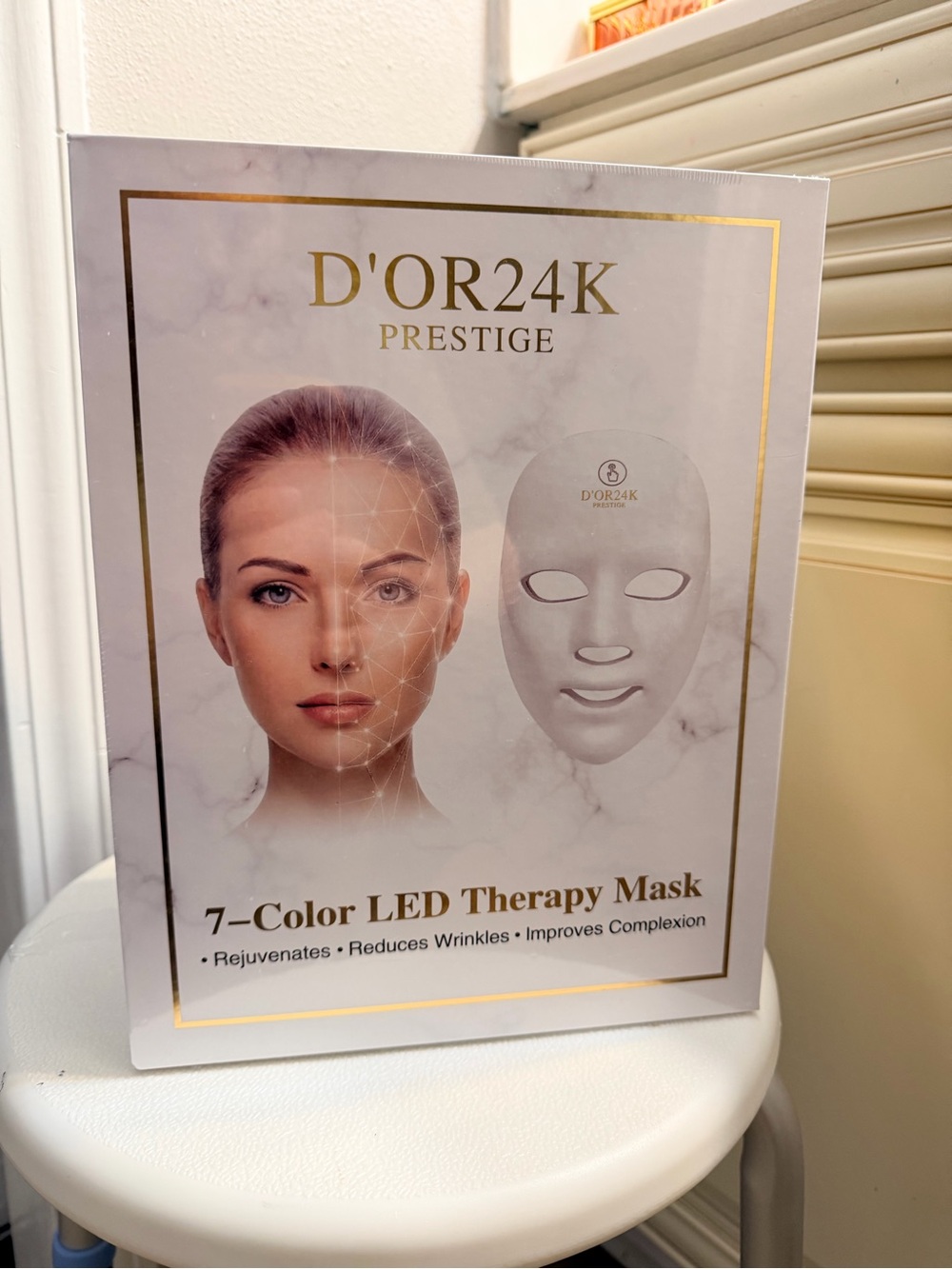 D'OR24K Prestige 7-Color LED Therapy Mask - White/Gold